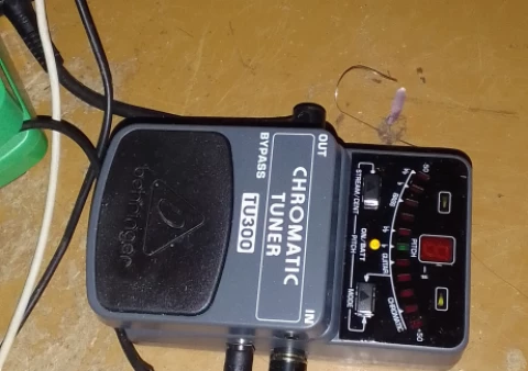 Behringer TU-300