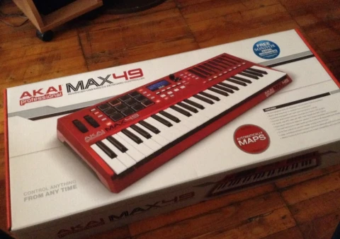 Akai MAX49